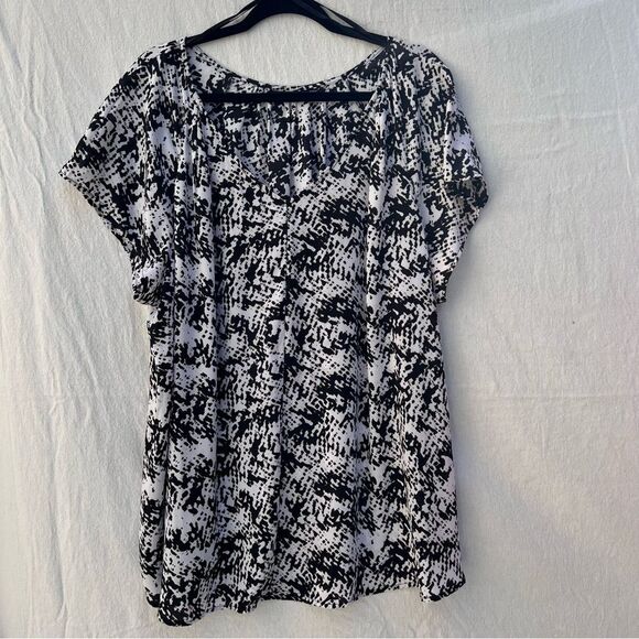 Apt. 9 Black and White Blouse - Picture 1 of 5